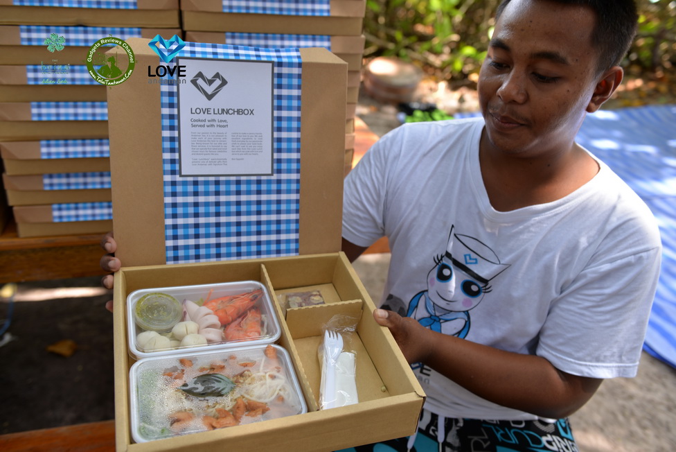 การจัดการการท่องเที่ยวดีมาก : Station อาหารกล่อง บนเกาะตาชัย ของ Love Andaman ครับ เมนูอาหาร Set 1/3 เตรียมไว้ให้เลือก ครับ